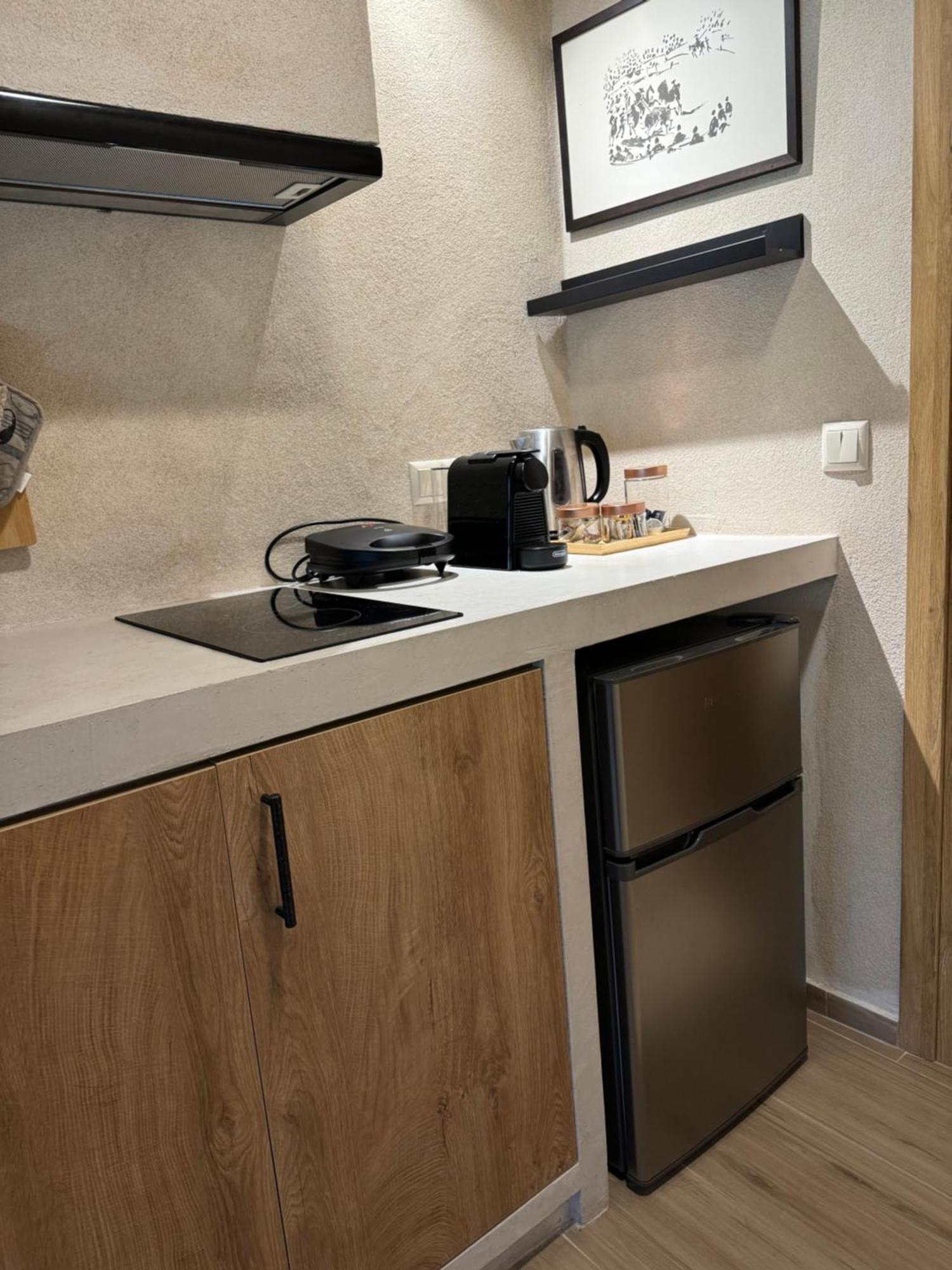 Apartament Aristi Boutique Stonehouse With Attic Zewnętrze zdjęcie