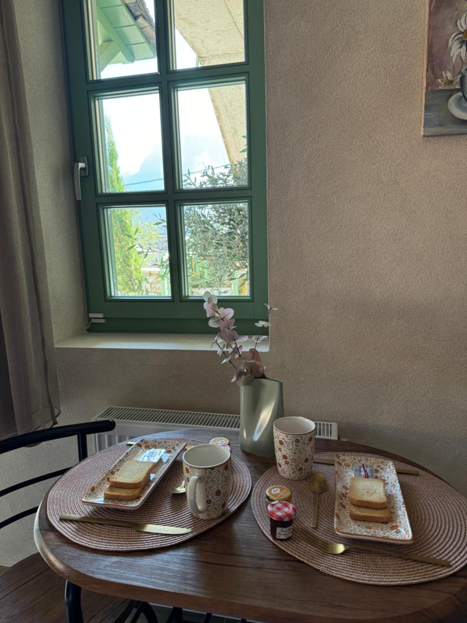 Apartament Aristi Boutique Stonehouse With Attic Zewnętrze zdjęcie