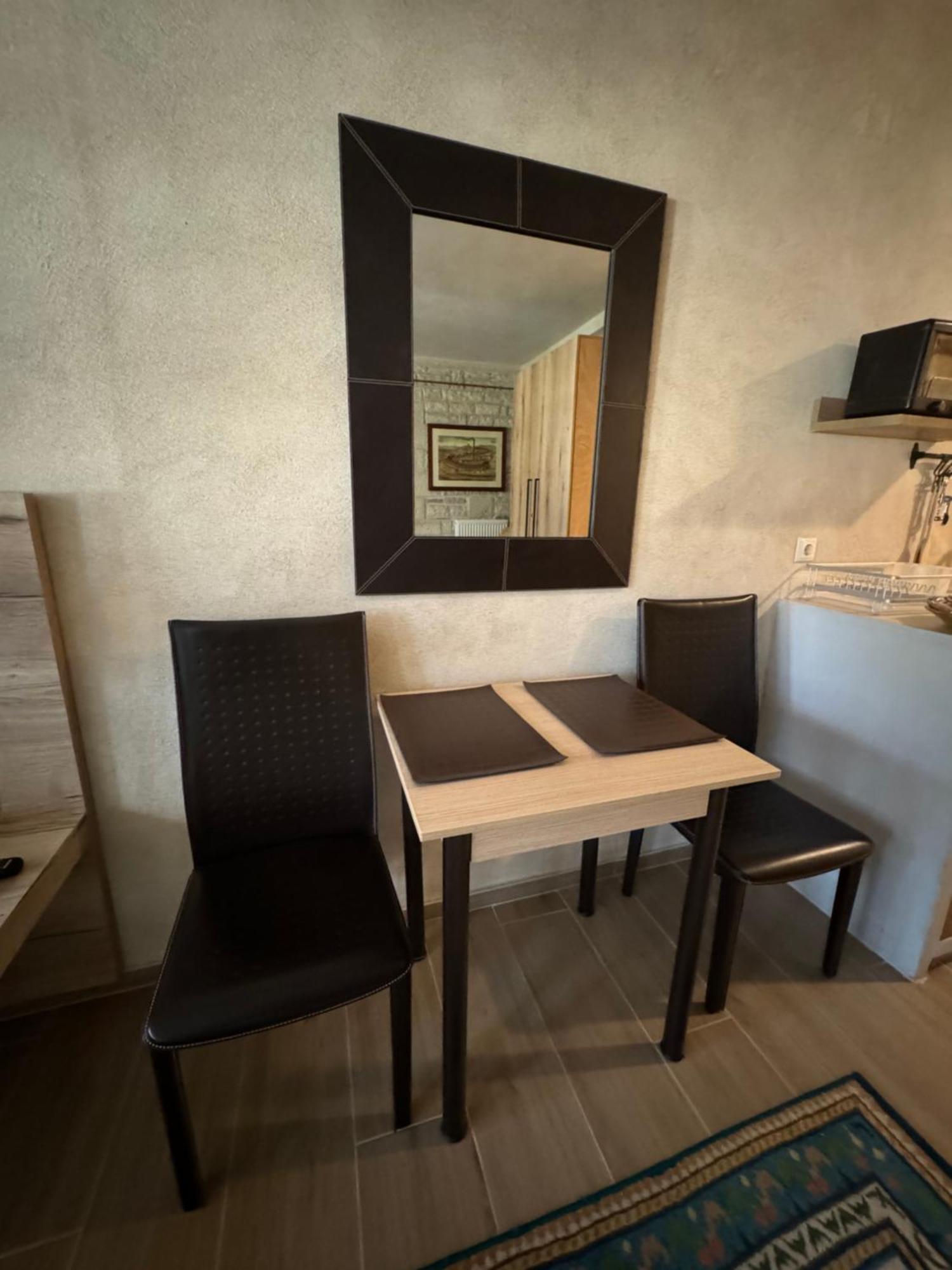 Apartament Aristi Boutique Stonehouse With Attic Zewnętrze zdjęcie